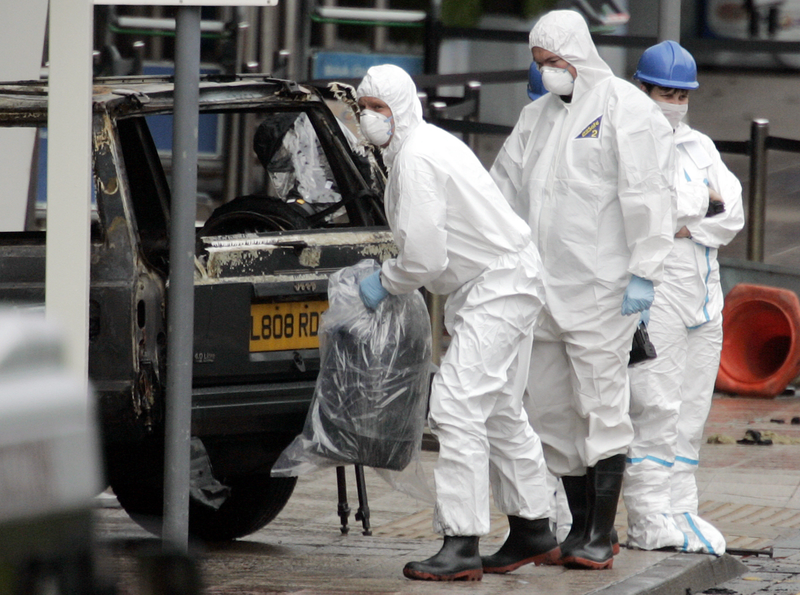 Policía forense en Londres. AP
